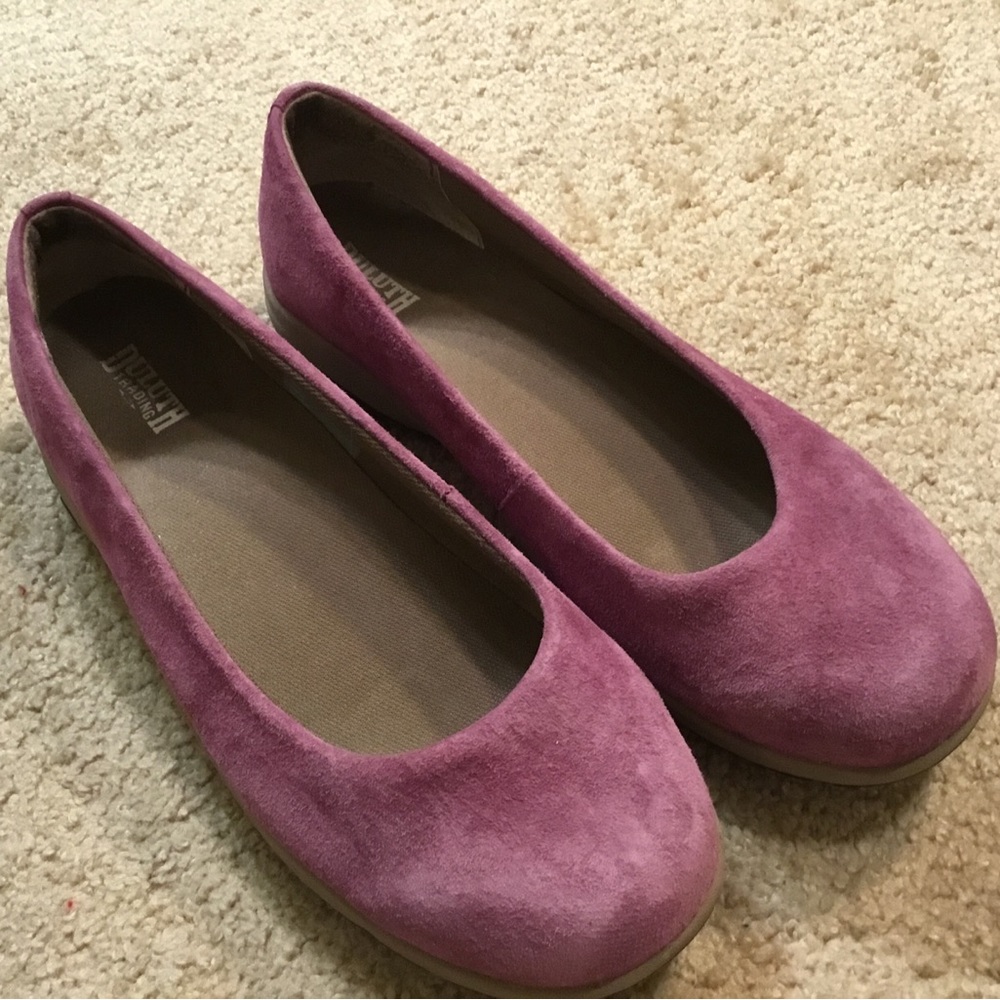 Duluth Trading Co Women's Mauve Suede Flats